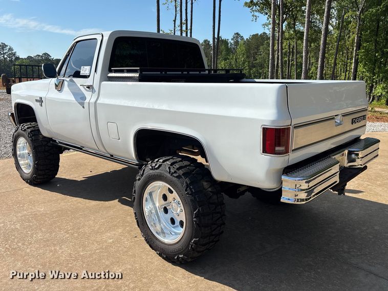 image for item DU6269 1985 Chevrolet K10 pickup truck