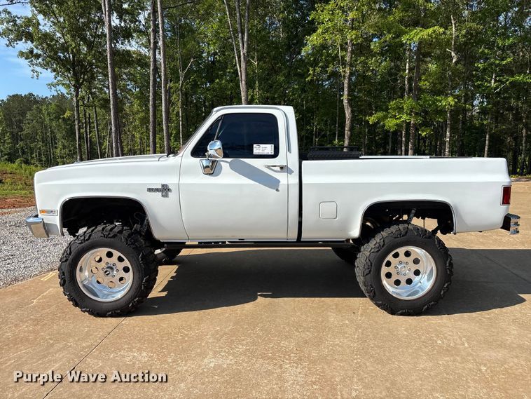 image for item DU6269 1985 Chevrolet K10 pickup truck