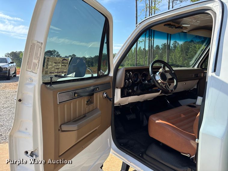 image for item DU6269 1985 Chevrolet K10 pickup truck
