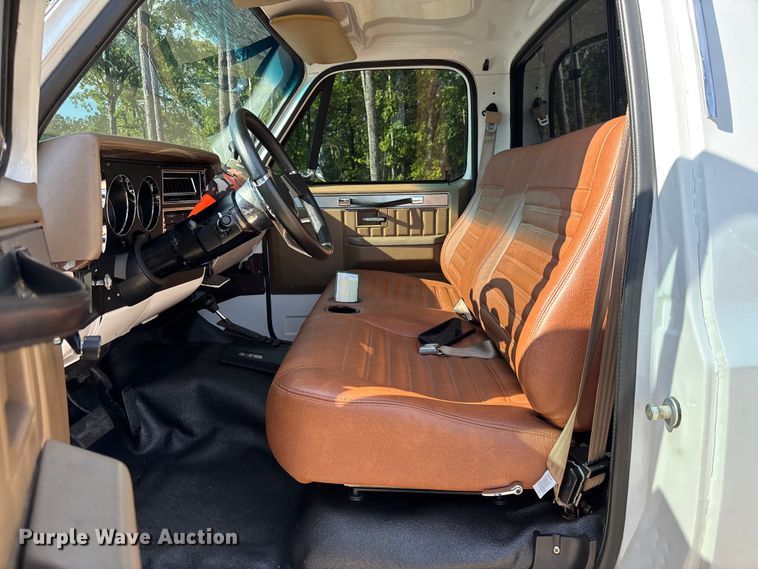 image for item DU6269 1985 Chevrolet K10 pickup truck
