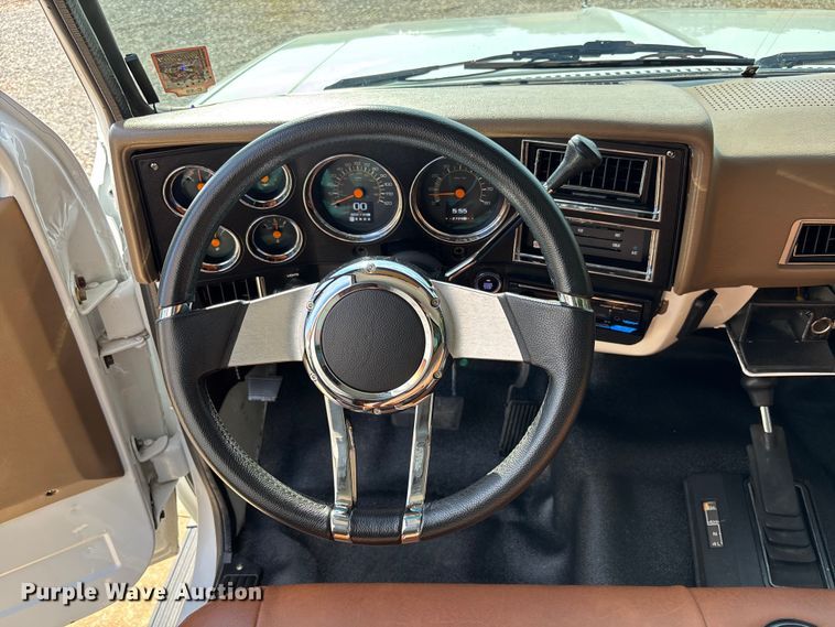 image for item DU6269 1985 Chevrolet K10 pickup truck