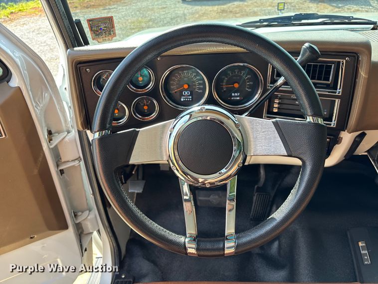 image for item DU6269 1985 Chevrolet K10 pickup truck