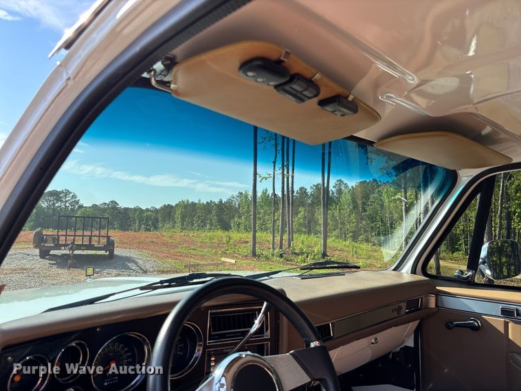 image for item DU6269 1985 Chevrolet K10 pickup truck