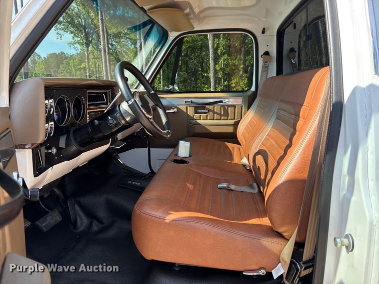 image for item DU6269 1985 Chevrolet K10 pickup truck
