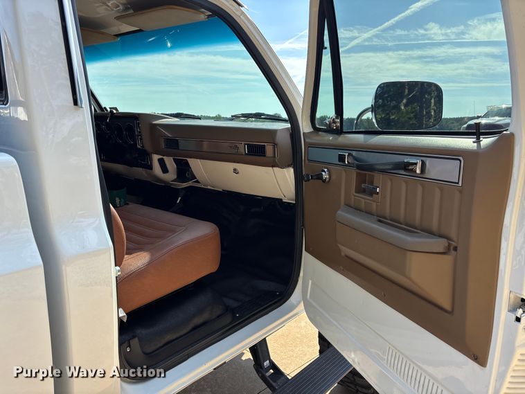 image for item DU6269 1985 Chevrolet K10 pickup truck