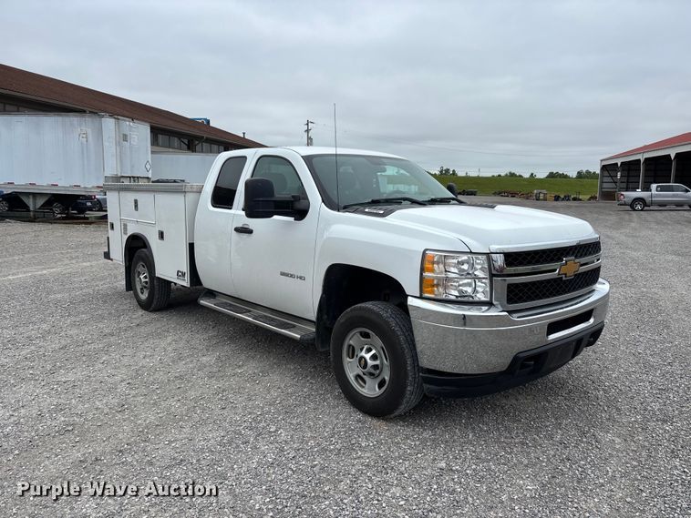 image for item DV4368 2013 Chevrolet Silverado 2500HD Ext. Cab utility bed pickup truck