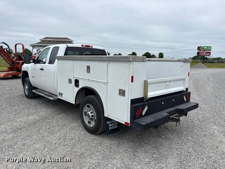 image for item DV4368 2013 Chevrolet Silverado 2500HD Ext. Cab utility bed pickup truck