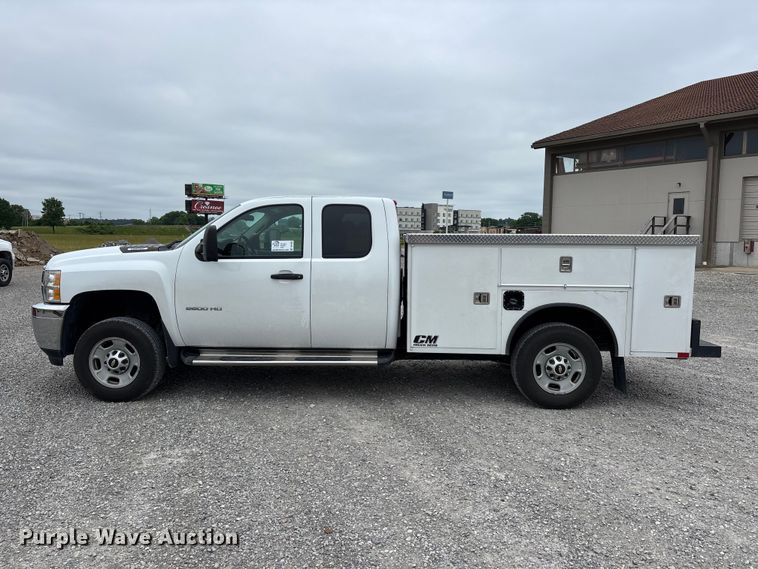image for item DV4368 2013 Chevrolet Silverado 2500HD Ext. Cab utility bed pickup truck