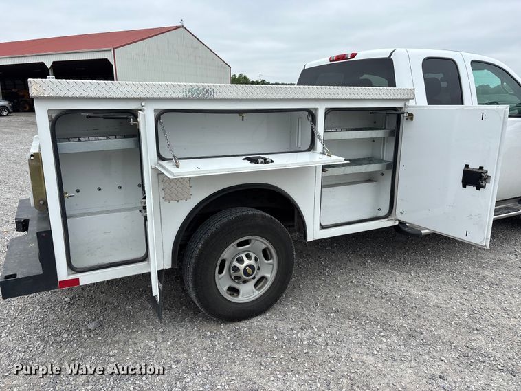 image for item DV4368 2013 Chevrolet Silverado 2500HD Ext. Cab utility bed pickup truck