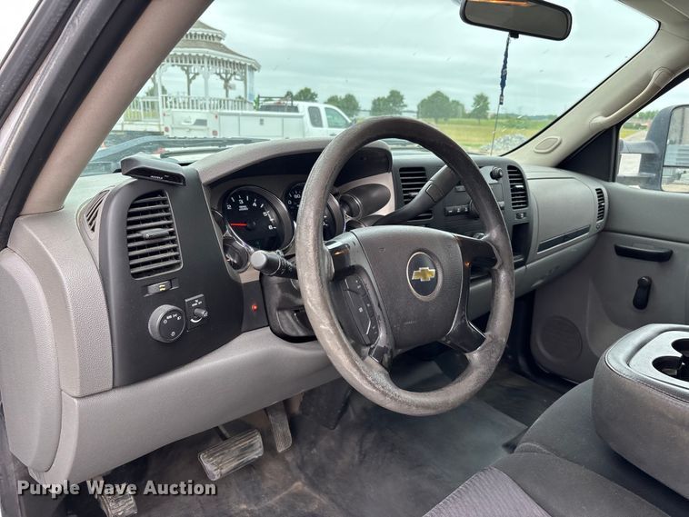 image for item DV4368 2013 Chevrolet Silverado 2500HD Ext. Cab utility bed pickup truck