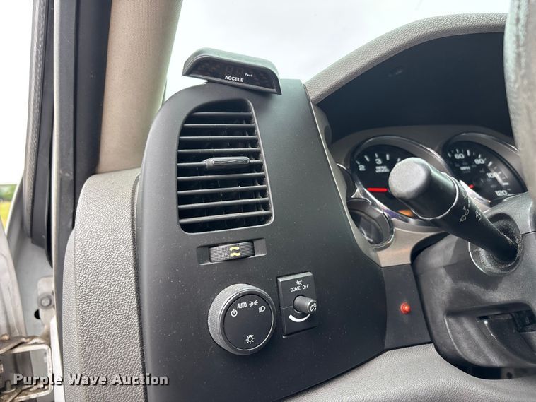 image for item DV4368 2013 Chevrolet Silverado 2500HD Ext. Cab utility bed pickup truck