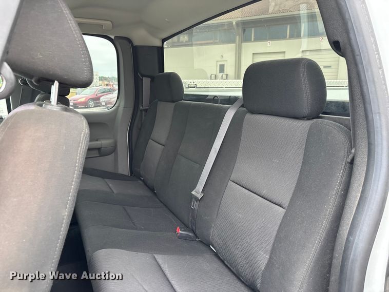 image for item DV4368 2013 Chevrolet Silverado 2500HD Ext. Cab utility bed pickup truck