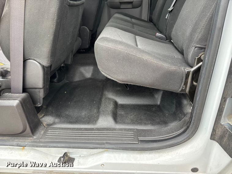 image for item DV4368 2013 Chevrolet Silverado 2500HD Ext. Cab utility bed pickup truck