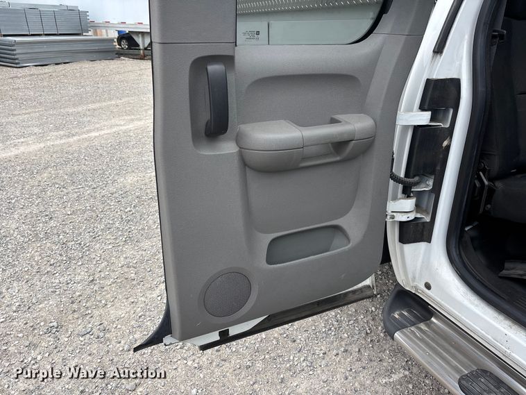 image for item DV4368 2013 Chevrolet Silverado 2500HD Ext. Cab utility bed pickup truck