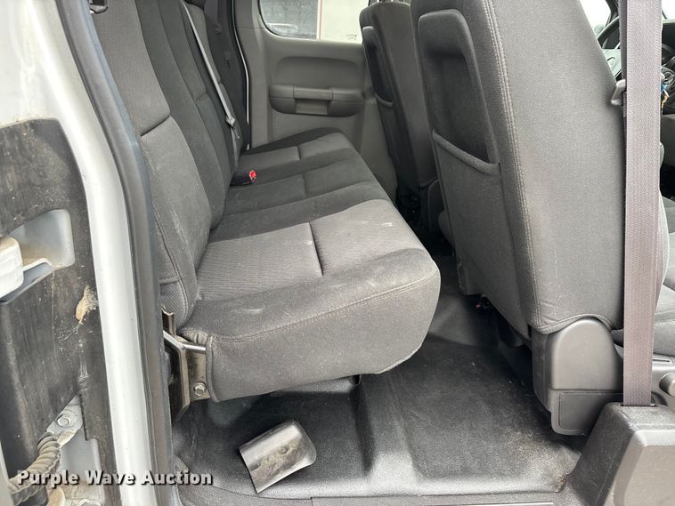 image for item DV4368 2013 Chevrolet Silverado 2500HD Ext. Cab utility bed pickup truck