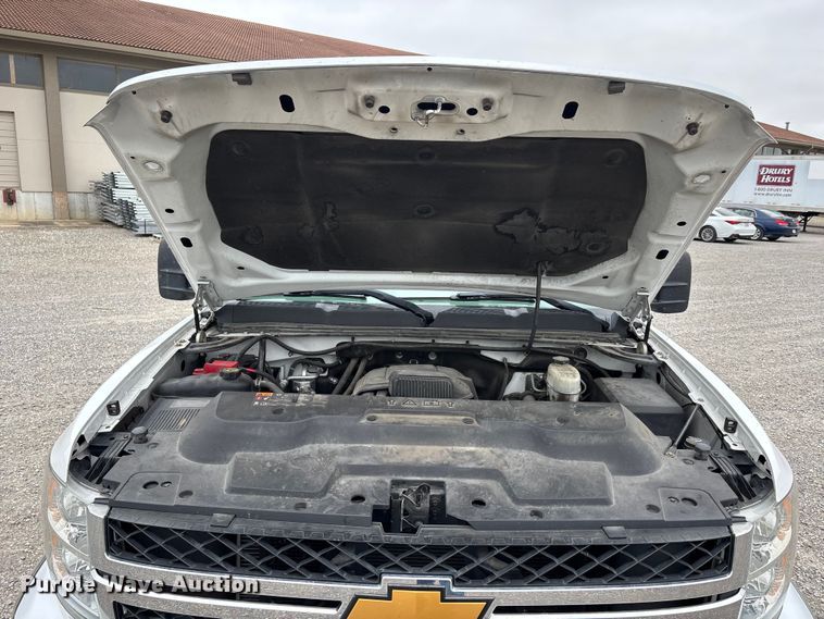 image for item DV4368 2013 Chevrolet Silverado 2500HD Ext. Cab utility bed pickup truck