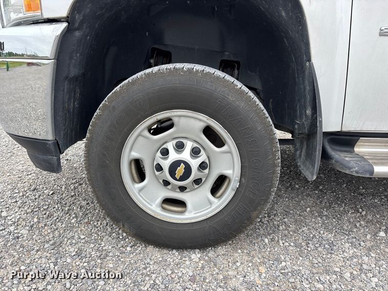 image for item DV4368 2013 Chevrolet Silverado 2500HD Ext. Cab utility bed pickup truck