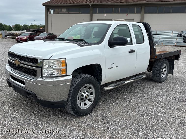 image for item DV4369 2011 Chevrolet Silverado 2500HD Ext. Cab flatbed pickup truck