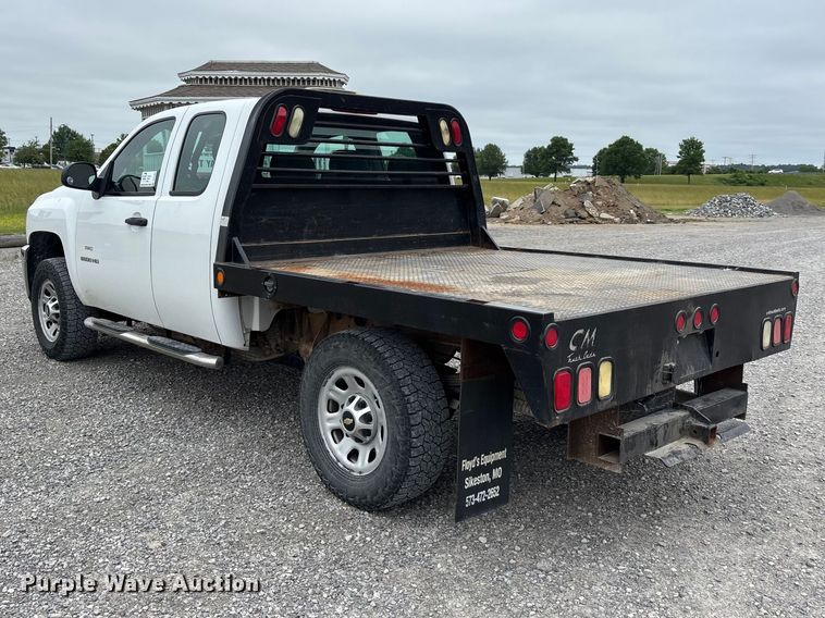 image for item DV4369 2011 Chevrolet Silverado 2500HD Ext. Cab flatbed pickup truck
