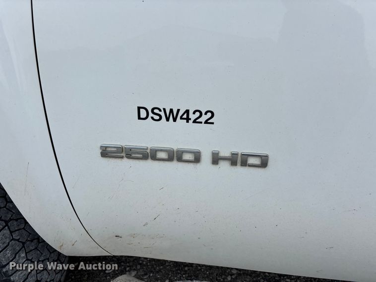 image for item DV4369 2011 Chevrolet Silverado 2500HD Ext. Cab flatbed pickup truck