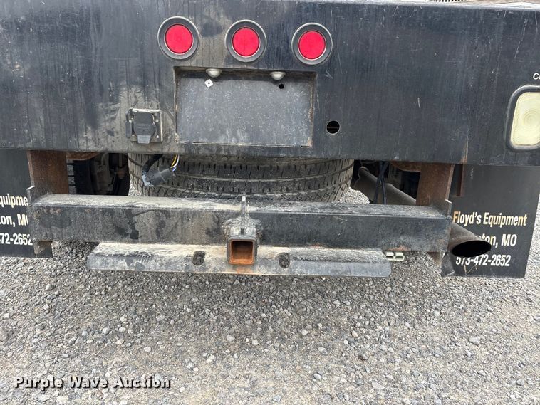 image for item DV4369 2011 Chevrolet Silverado 2500HD Ext. Cab flatbed pickup truck