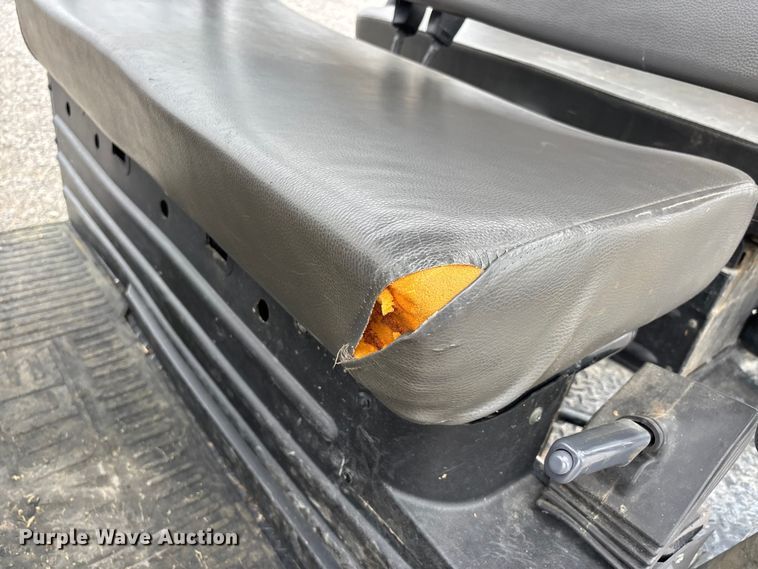 image for item DV4371 2007 Kawasaki Mule utility vehicle