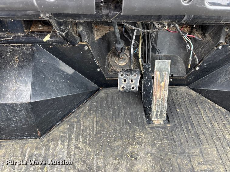 image for item DV4371 2007 Kawasaki Mule utility vehicle