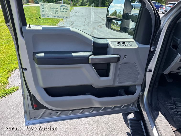 image for item DV4385 2020 Ford F250 Super Duty Ext. Cab pickup truck
