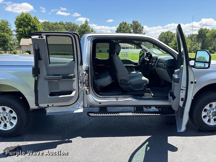 image for item DV4385 2020 Ford F250 Super Duty Ext. Cab pickup truck