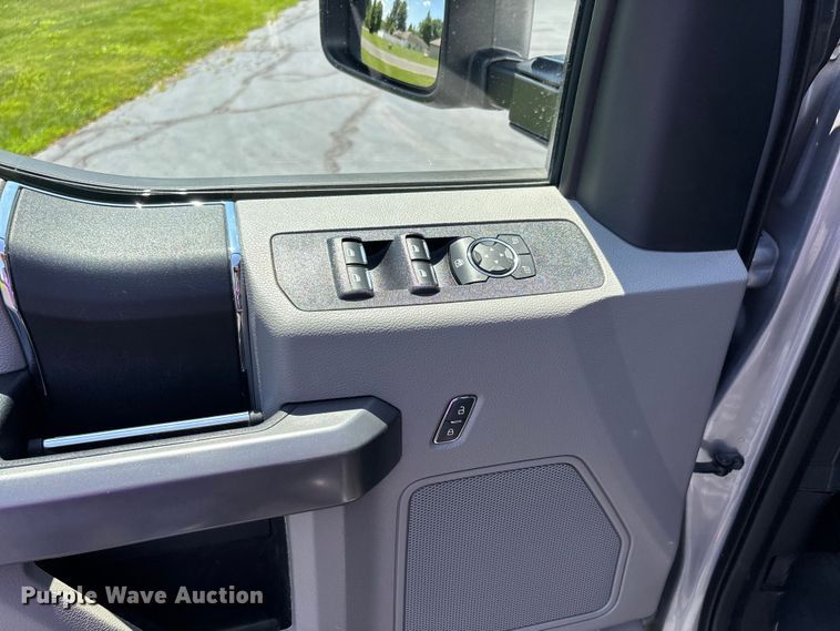 image for item DV4386 2020 Ford F250 Super Duty Ext. Cab pickup truck
