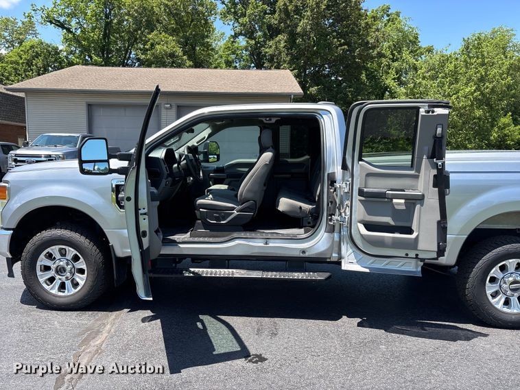 image for item DV4386 2020 Ford F250 Super Duty Ext. Cab pickup truck
