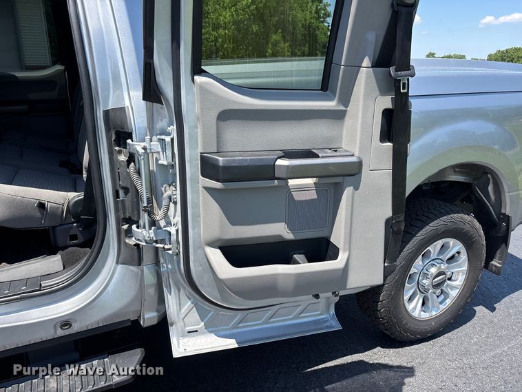 image for item DV4386 2020 Ford F250 Super Duty Ext. Cab pickup truck
