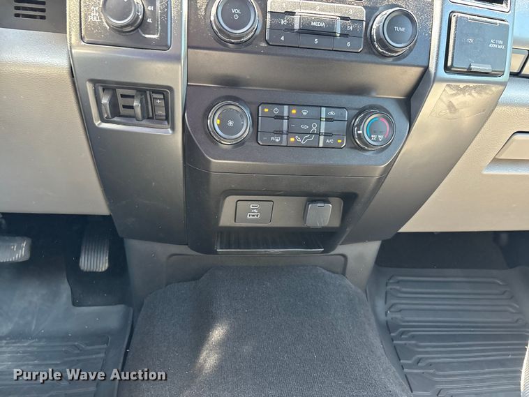 image for item DV4386 2020 Ford F250 Super Duty Ext. Cab pickup truck