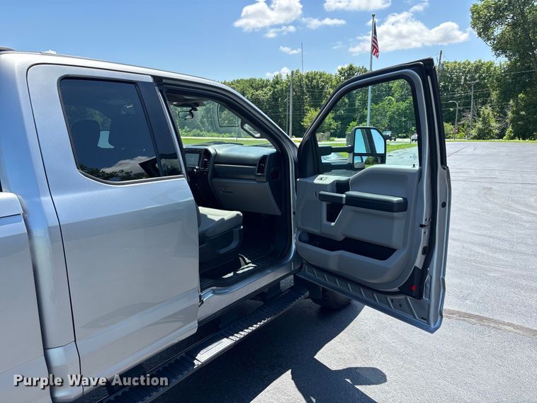 image for item DV4386 2020 Ford F250 Super Duty Ext. Cab pickup truck