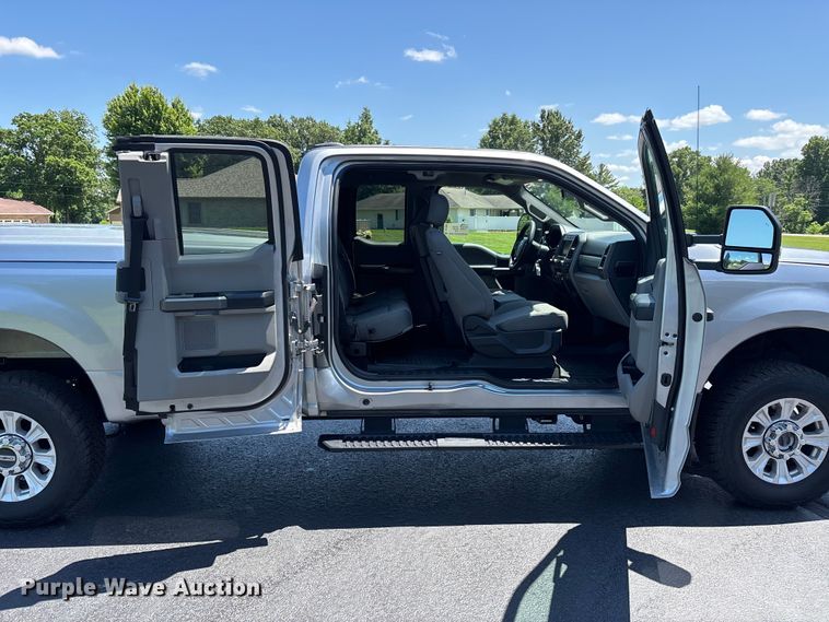 image for item DV4386 2020 Ford F250 Super Duty Ext. Cab pickup truck