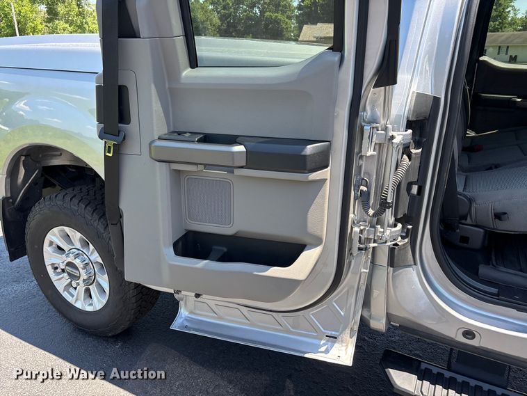 image for item DV4386 2020 Ford F250 Super Duty Ext. Cab pickup truck