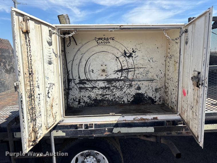 image for item DW1297 1999 Isuzu NPR flatbed truck