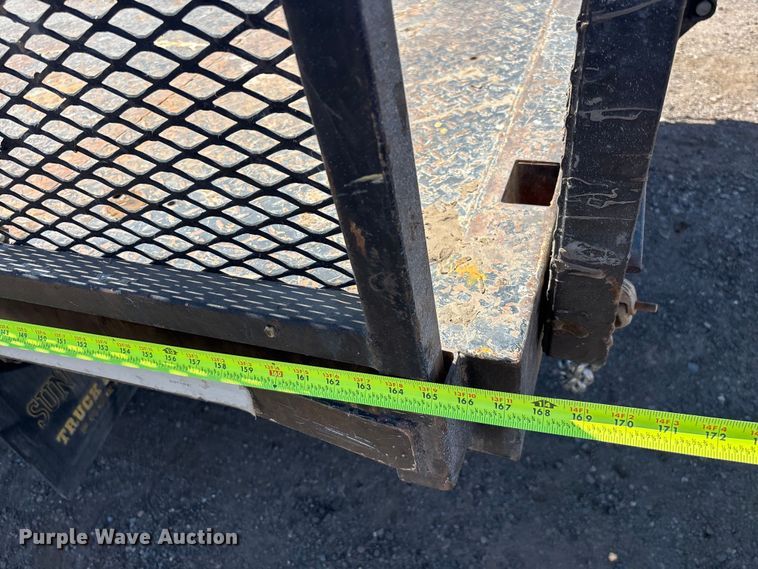 image for item DW1297 1999 Isuzu NPR flatbed truck