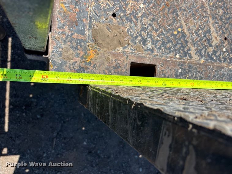image for item DW1297 1999 Isuzu NPR flatbed truck