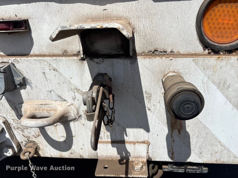 image for item DW1307 2003 Sterling L9500 bucket truck
