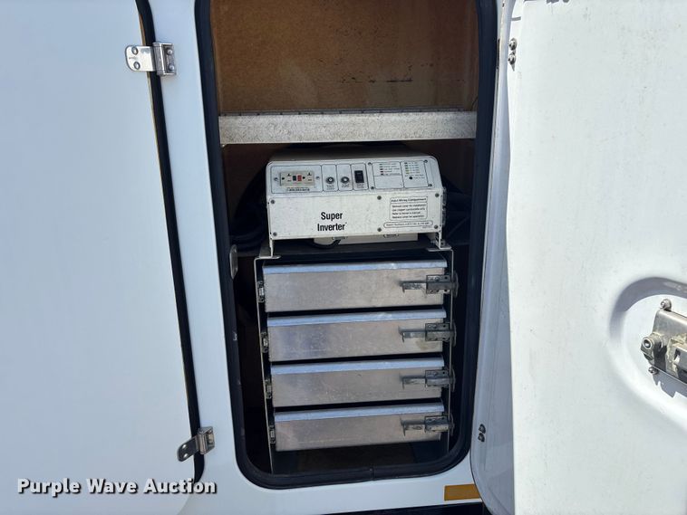 image for item DW1307 2003 Sterling L9500 bucket truck