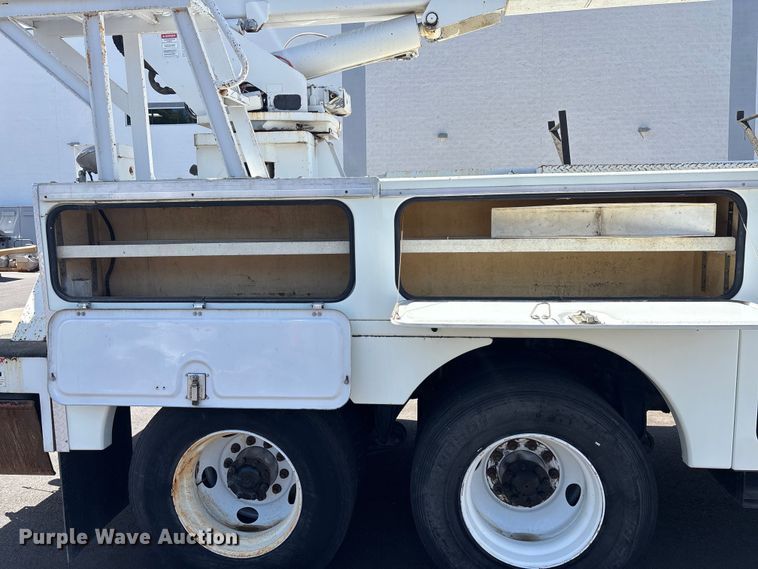 image for item DW1307 2003 Sterling L9500 bucket truck