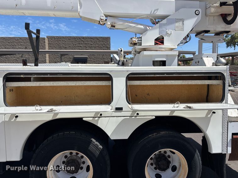 image for item DW1307 2003 Sterling L9500 bucket truck
