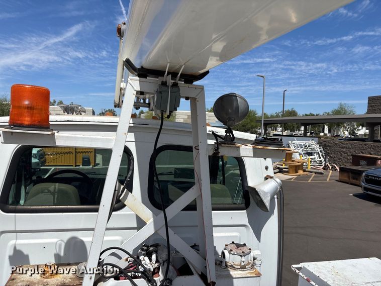 image for item DW1307 2003 Sterling L9500 bucket truck