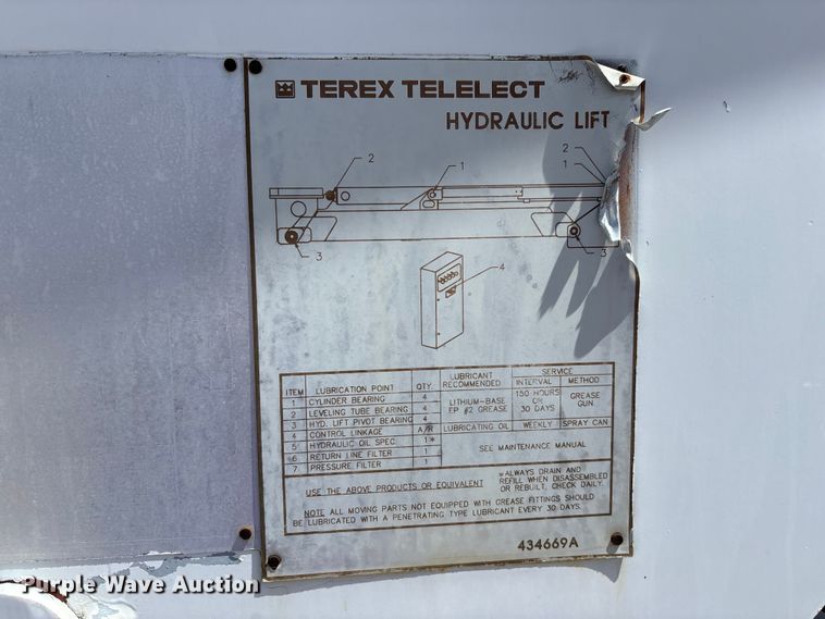 image for item DW1307 2003 Sterling L9500 bucket truck