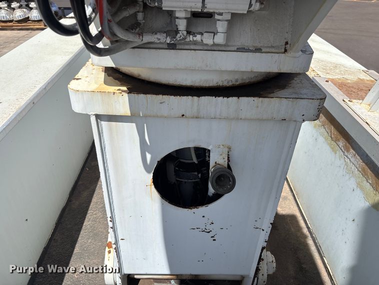 image for item DW1307 2003 Sterling L9500 bucket truck