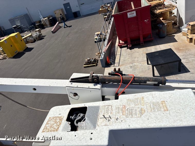 image for item DW1307 2003 Sterling L9500 bucket truck