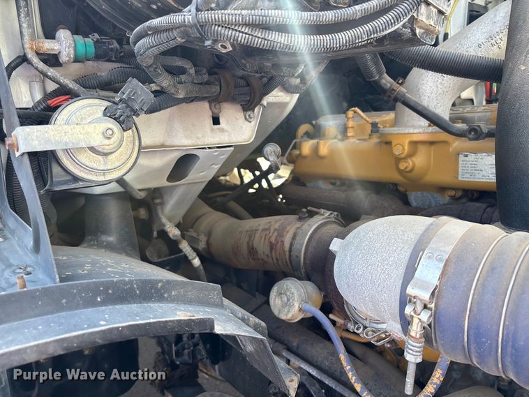 image for item DW1307 2003 Sterling L9500 bucket truck