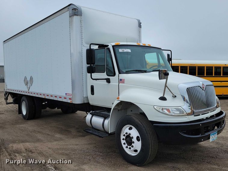 image for item DZ7145 2019 International 4300 box truck
