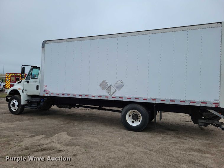 image for item DZ7145 2019 International 4300 box truck